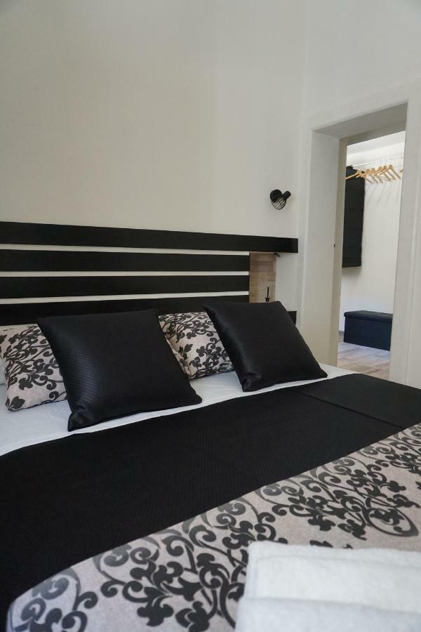 Bottai Apartment Сиракуза Екстериор снимка